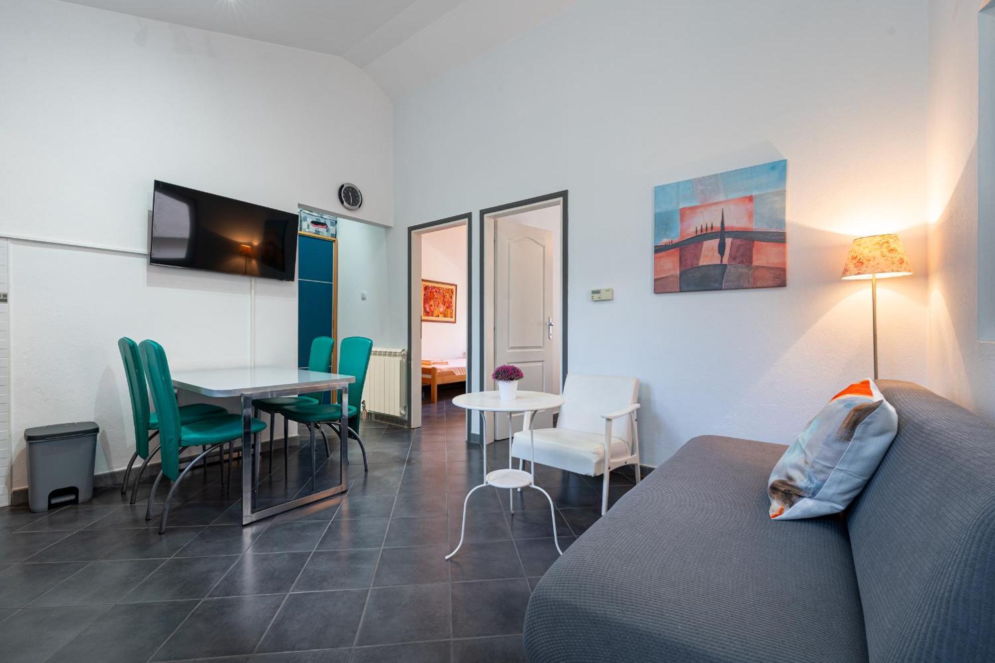 Grifon 72 Appartement Prčanj